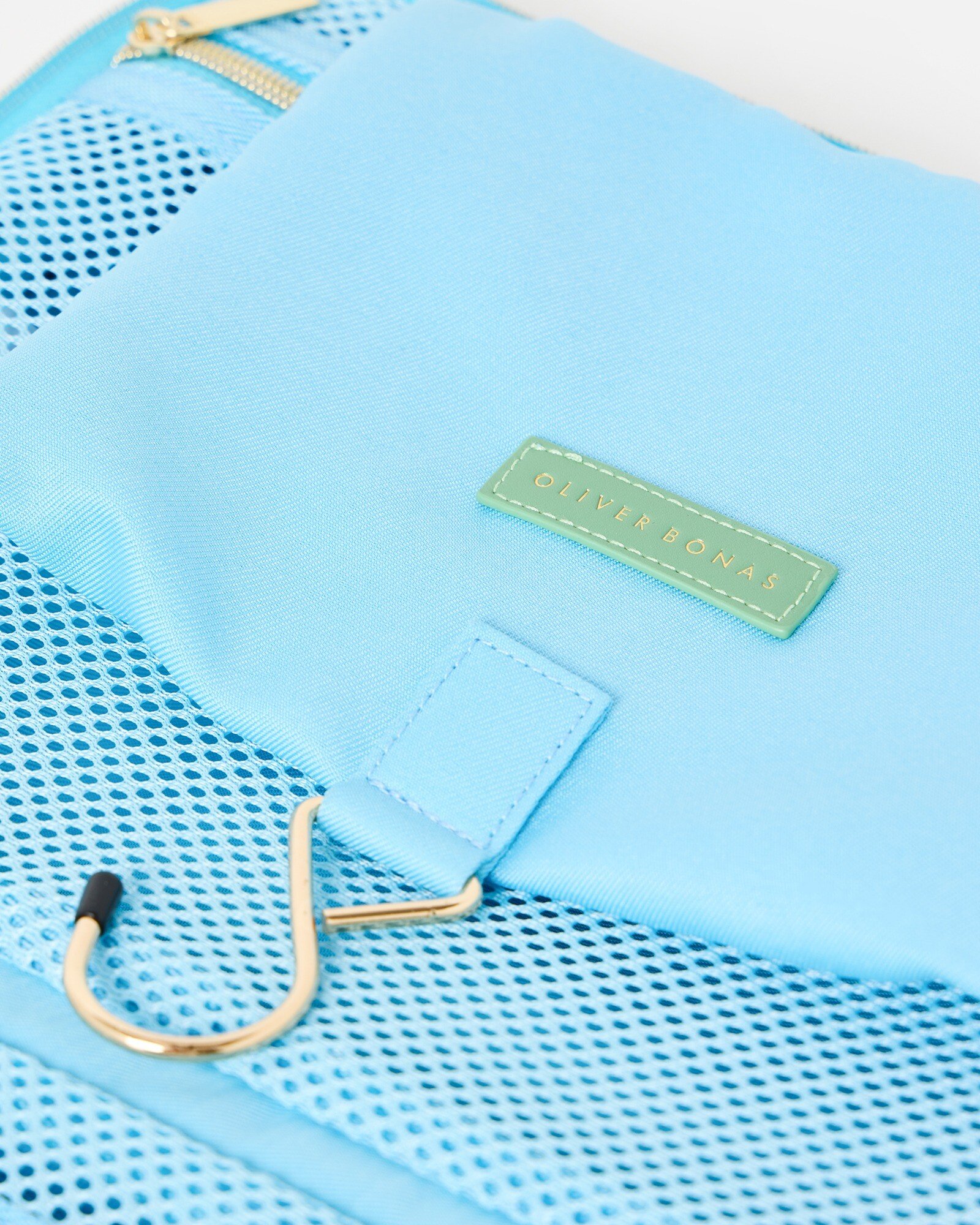 Mint Green Padded Fold Out Hanging Wash Bag | Oliver Bonas