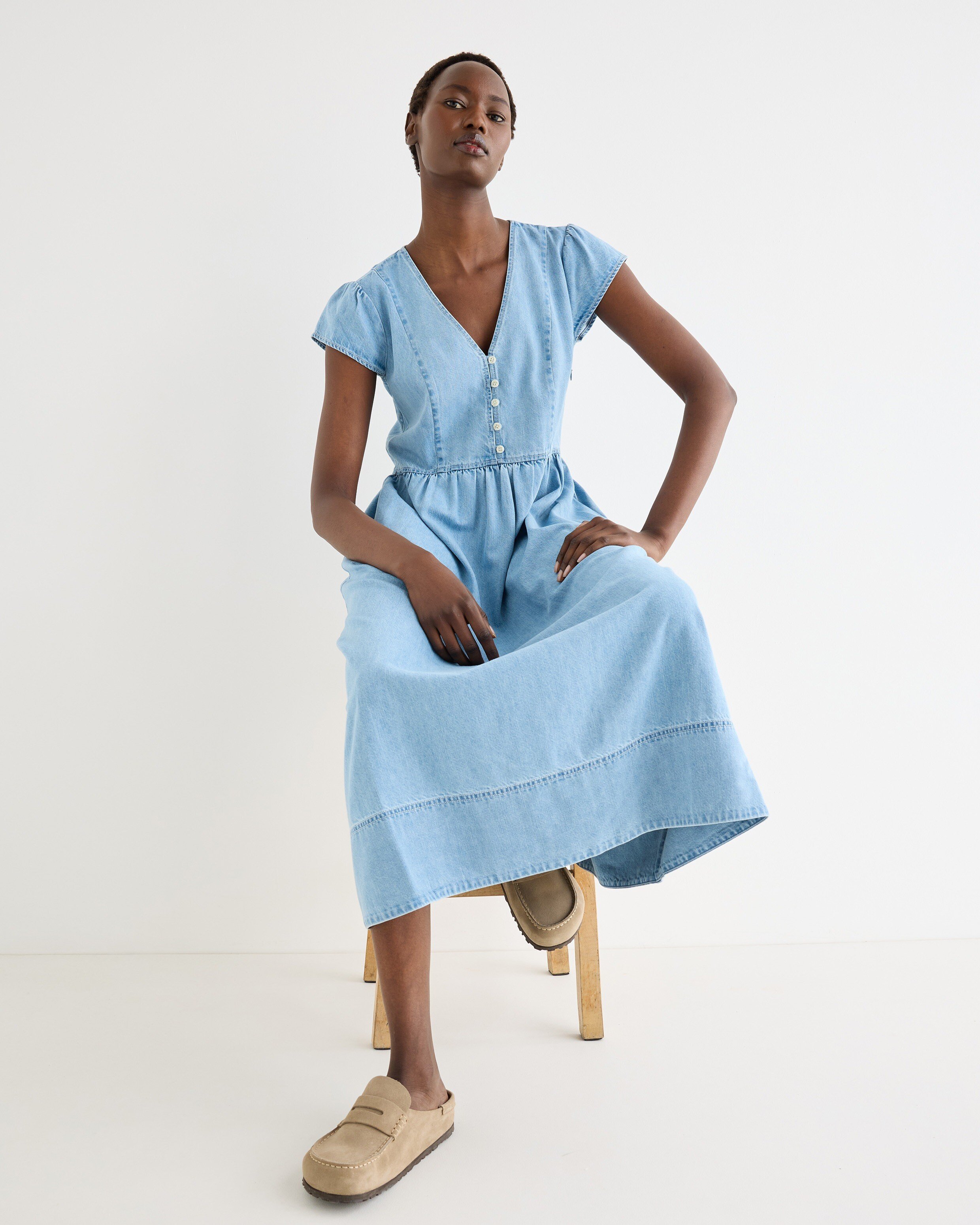blue v neck midi dress Light Chambray V-Neck comfortable and with a cf-female-small8 HALSTON Pleasing To The Your Height:175cm - 180cm