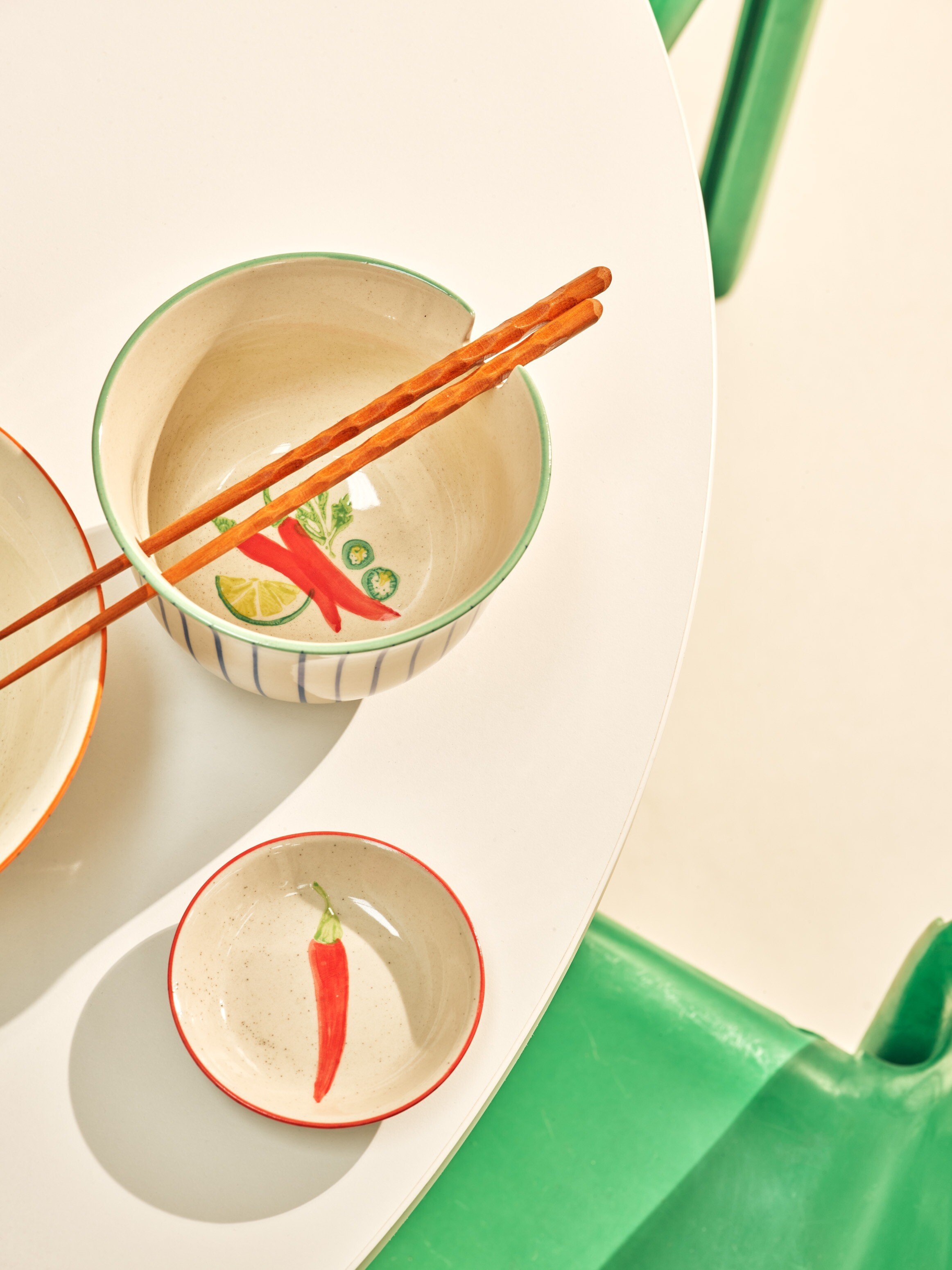 Nori Ceramic Noodle Bowl & Chopsticks | Oliver Bonas